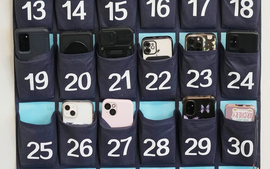 Legislative battle against phones continues