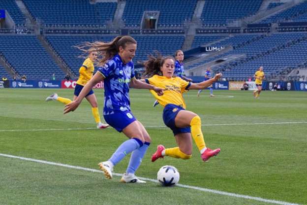 Reign v Royals